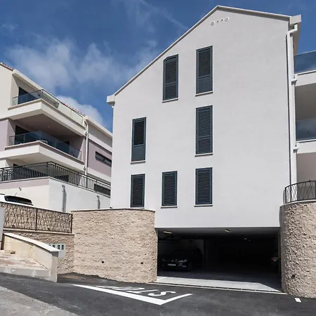 Maria Апартаменты Затон